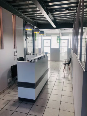 Foto oficinas ejecutivas cerca a mundo e.