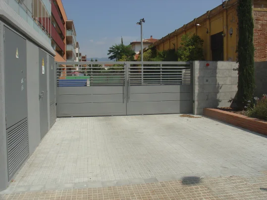 Foto alquiler garaje con trastero en c. llinars 33