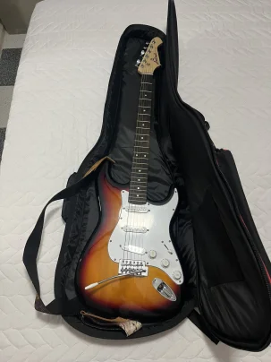 guitarra eléctrica con accesorios foto grande (2)