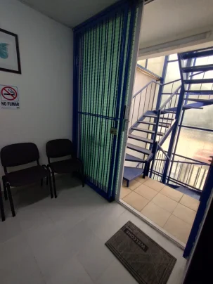 Foto trabaja a distancia con una oficina virtual